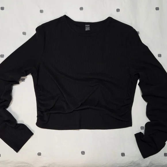 Black Ribbed Long Sleeve Ruched Side Crop Top - Size Large - Picture 5 of 8